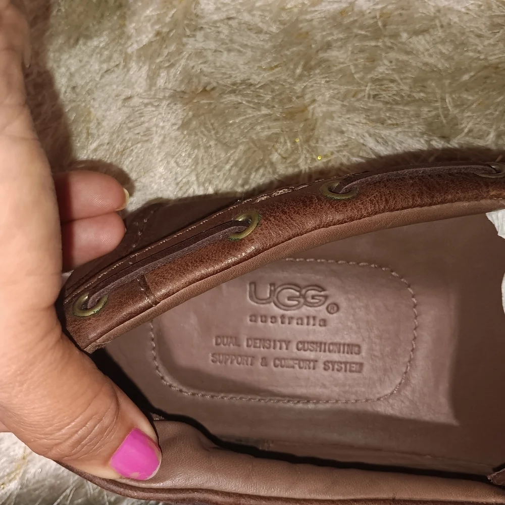 UGG step out